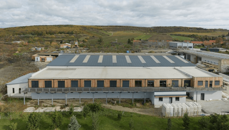 Sídlo a výrobní hala Hutchhouse