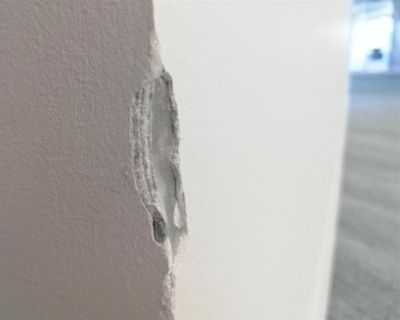 Ohlídejte si praskání a poničení zdí